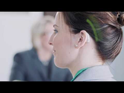 Video showing how the Phonak Roger Clip-On Mic can be used at work, home or in public to stream voices, music and TV directly to your hearing device. 